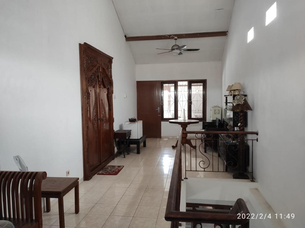 Kelana 2 Nice Homestay  Semarang Bagian luar foto